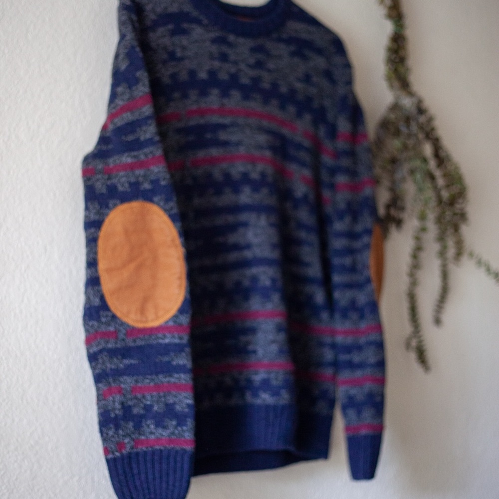 Men’s sweater leather elbow patches